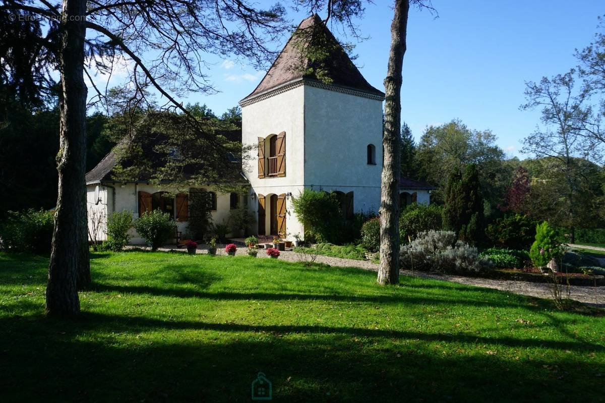 Maison à BOURDEILLES