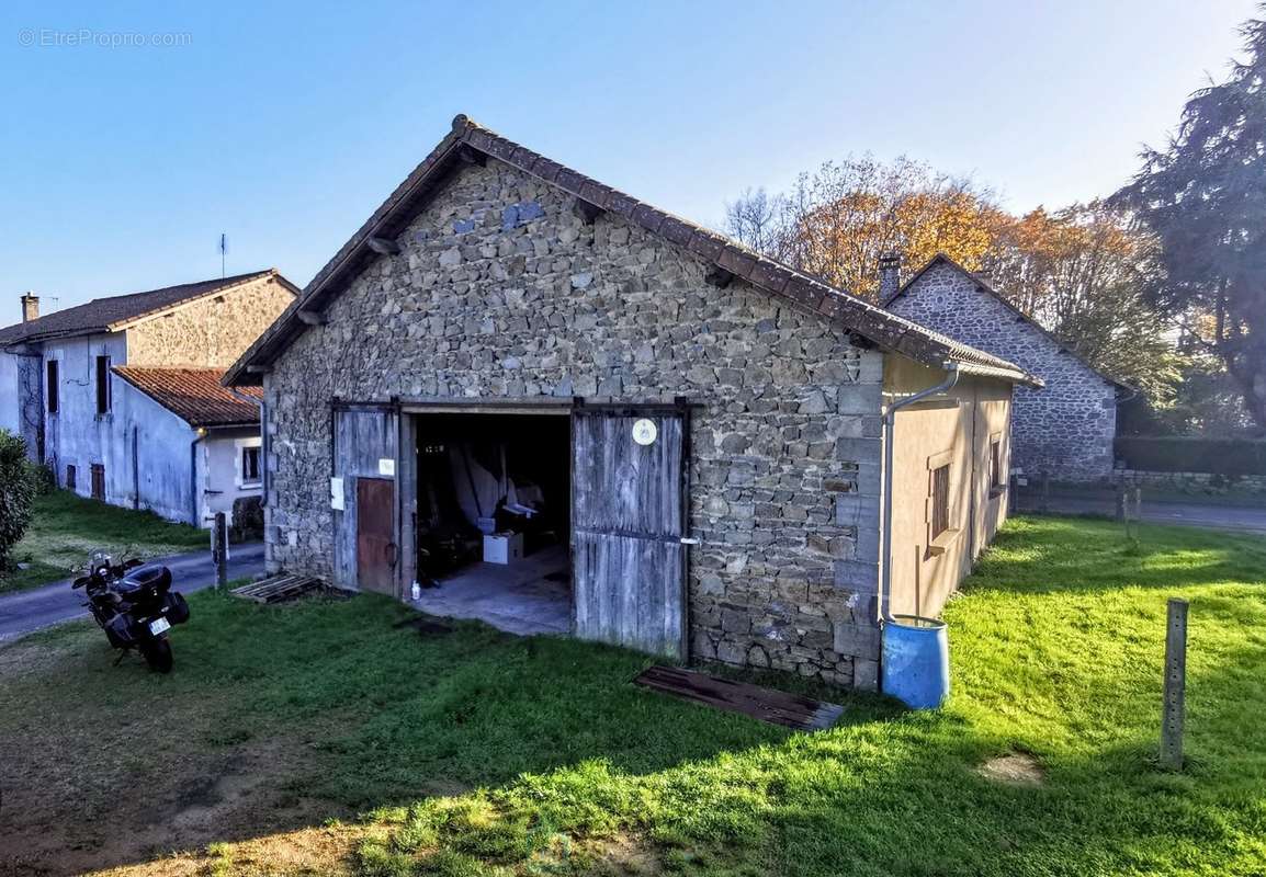 Commerce à SAINT-ESTEPHE