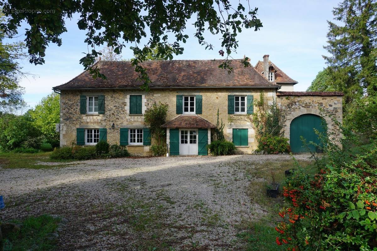 Maison à THIVIERS