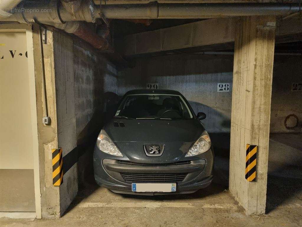 Parking à PARIS-15E