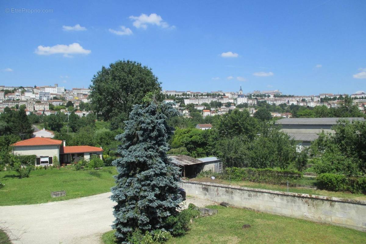 Terrain à ANGOULEME