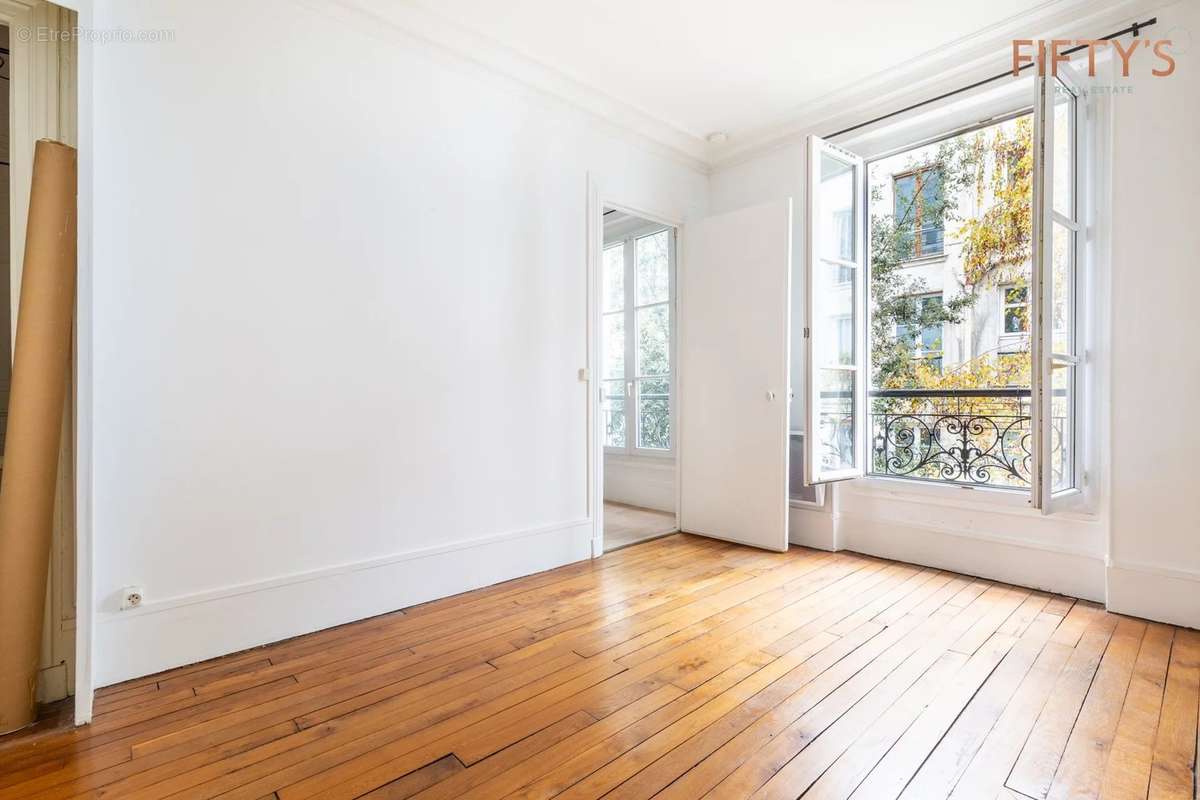 Appartement à PARIS-10E