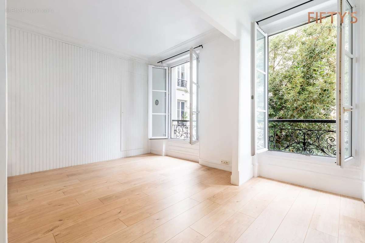 Appartement à PARIS-10E