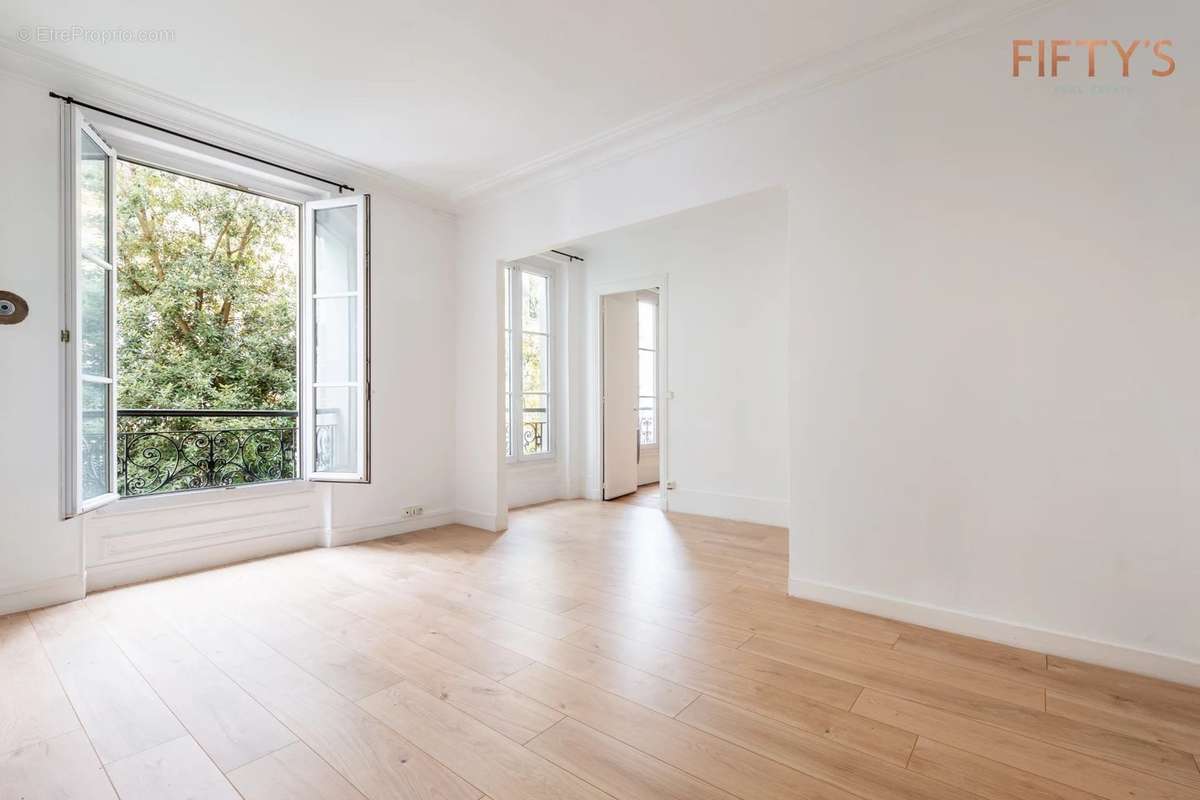 Appartement à PARIS-10E