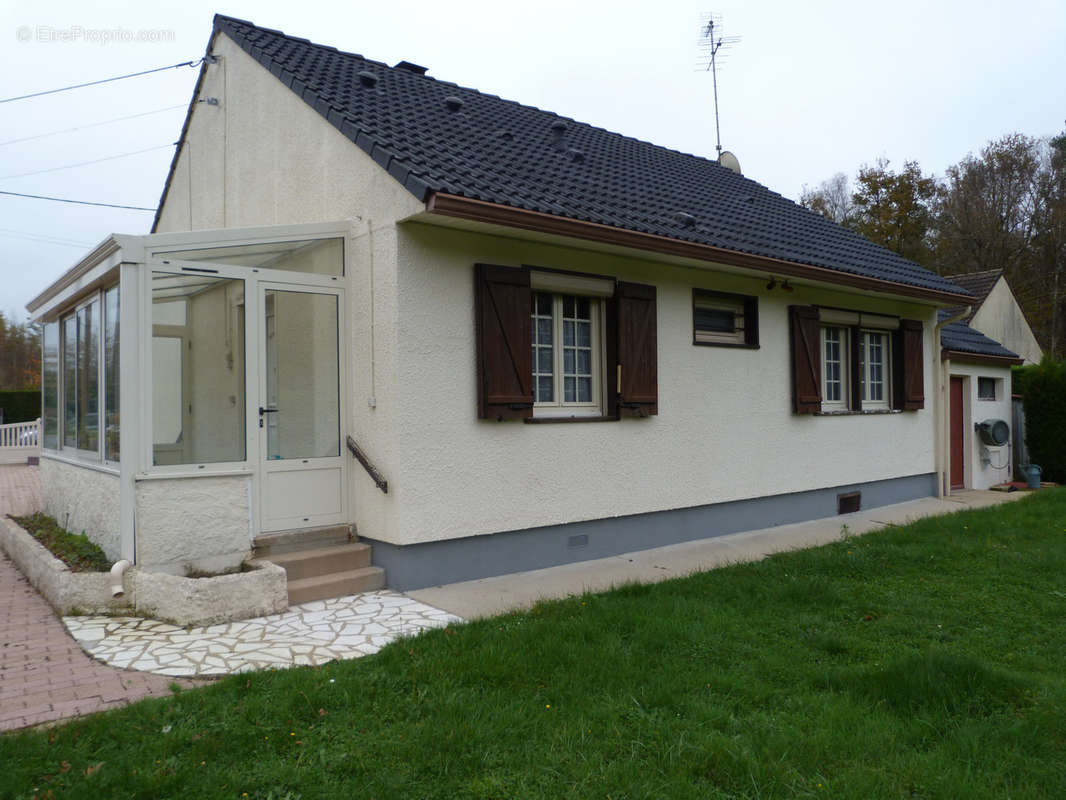 Maison à NEUVY-SUR-BARANGEON