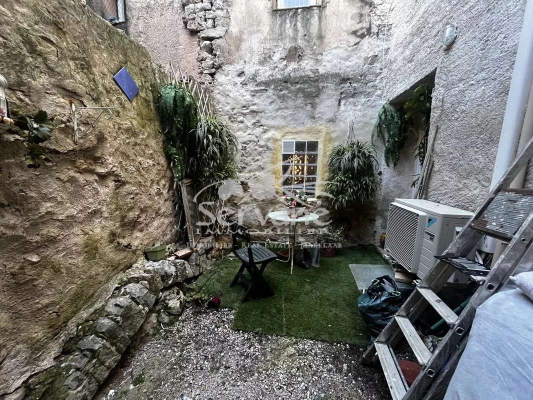 Appartement à LORGUES