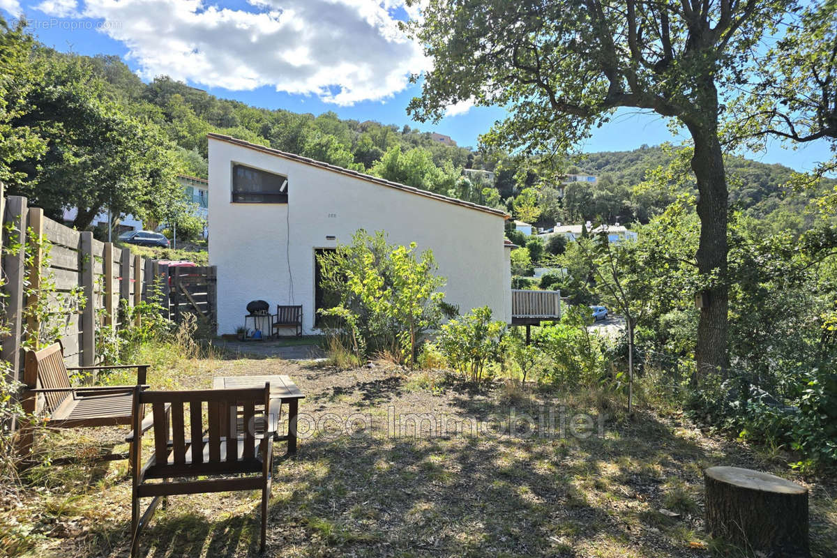 Maison à LAROQUE-DES-ALBERES