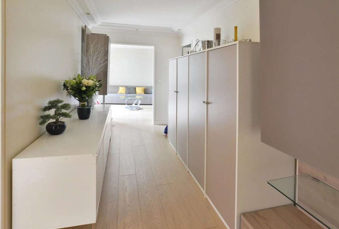 Appartement à COURBEVOIE