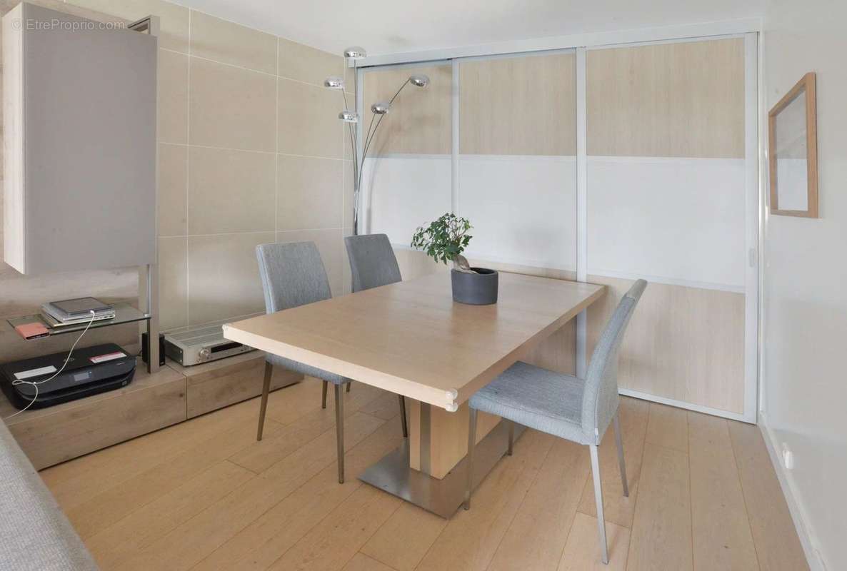 Appartement à COURBEVOIE