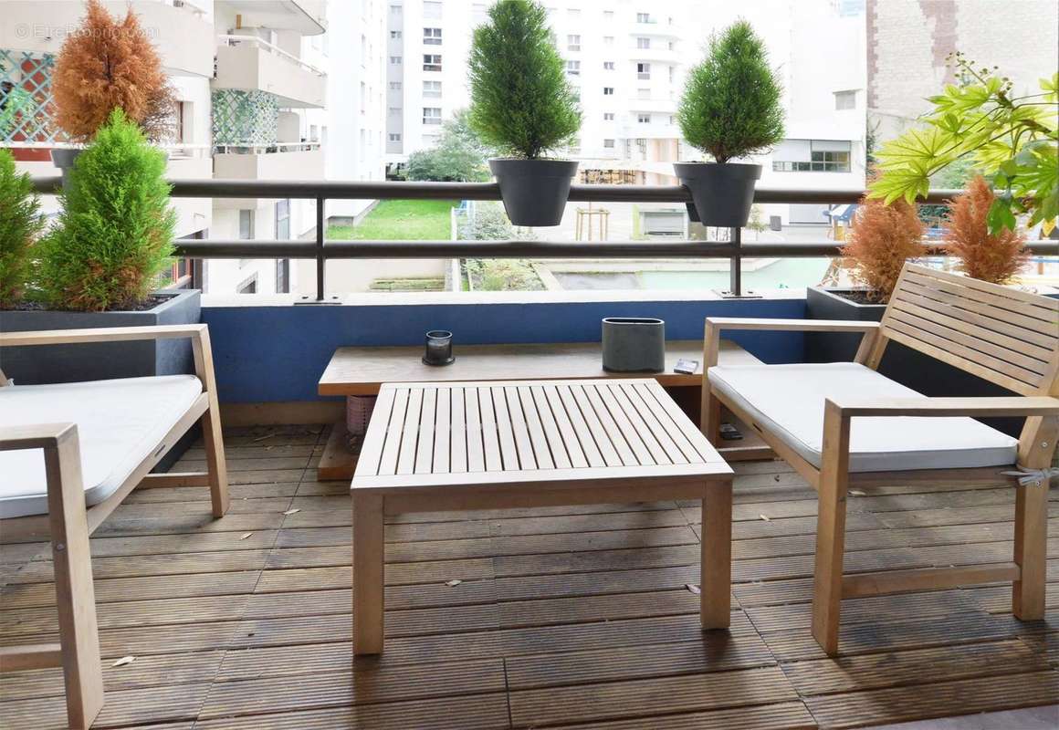 Appartement à COURBEVOIE