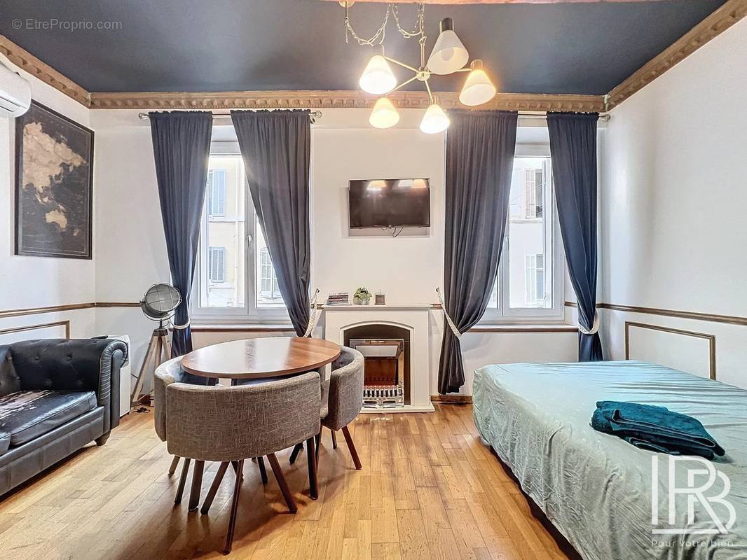 Appartement à MARSEILLE-7E