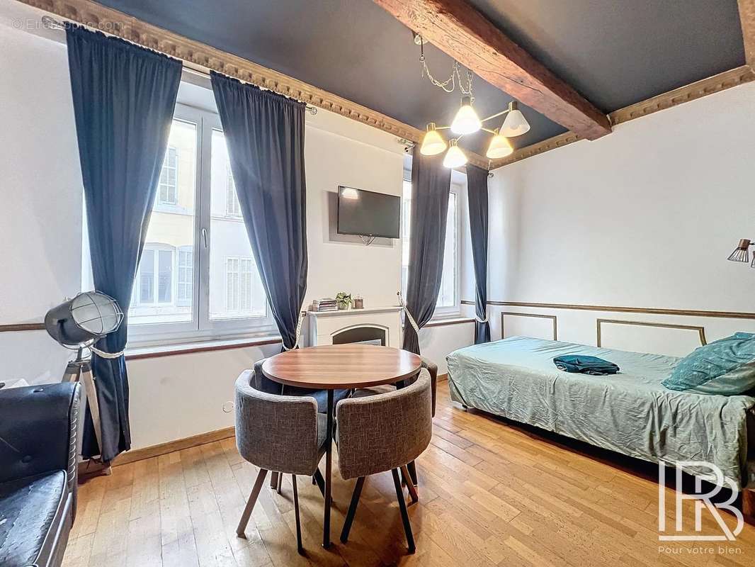 Appartement à MARSEILLE-7E