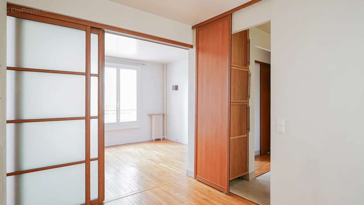 Appartement à PARIS-7E