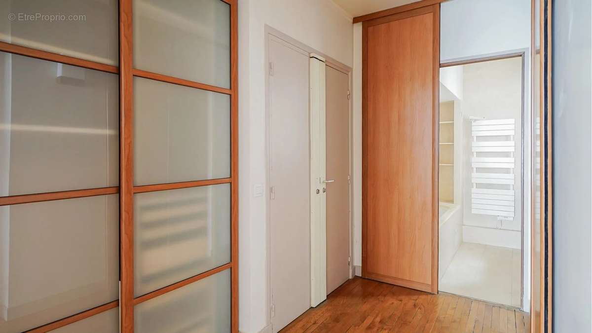 Appartement à PARIS-7E