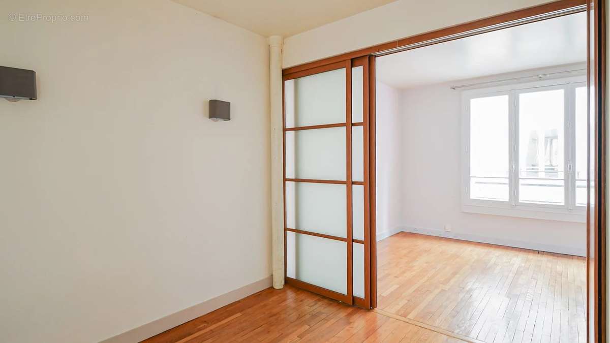 Appartement à PARIS-7E