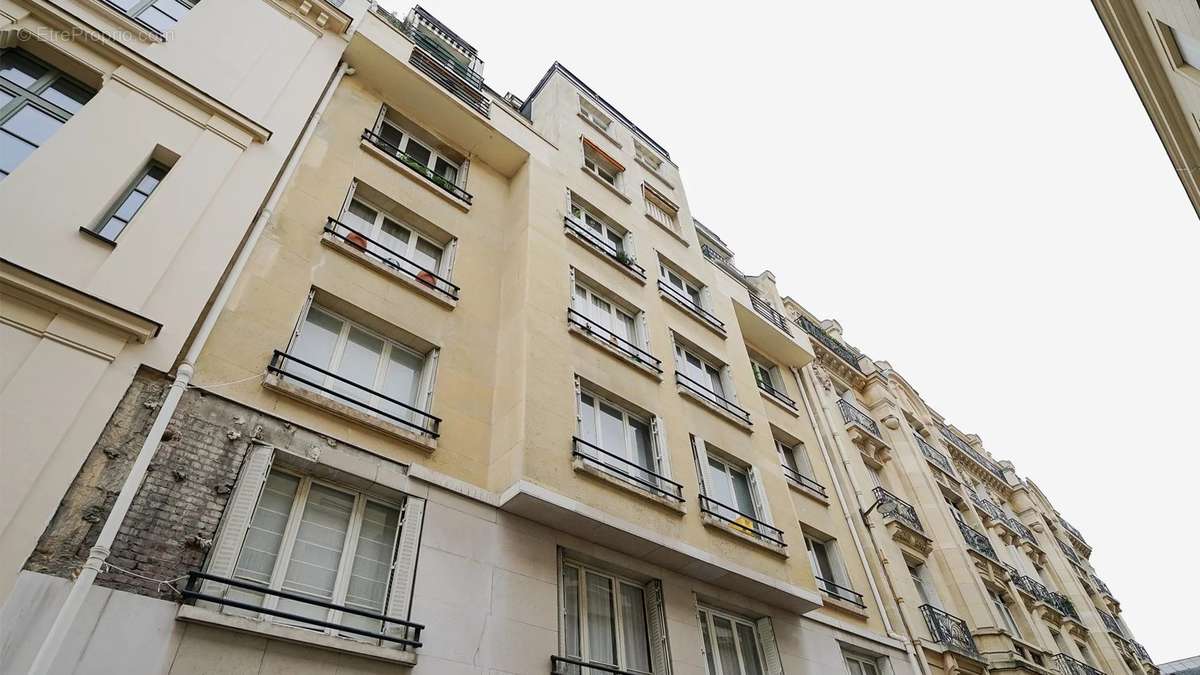 Appartement à PARIS-7E