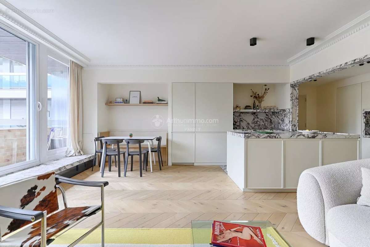 Appartement à PARIS-7E