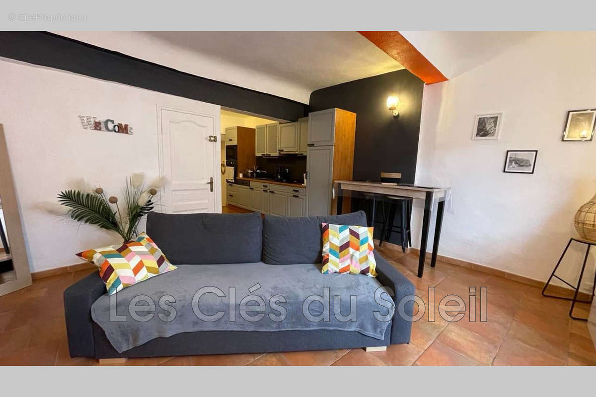 Appartement à CORRENS