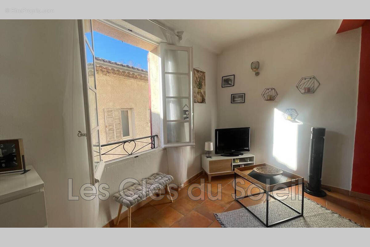 Appartement à CORRENS