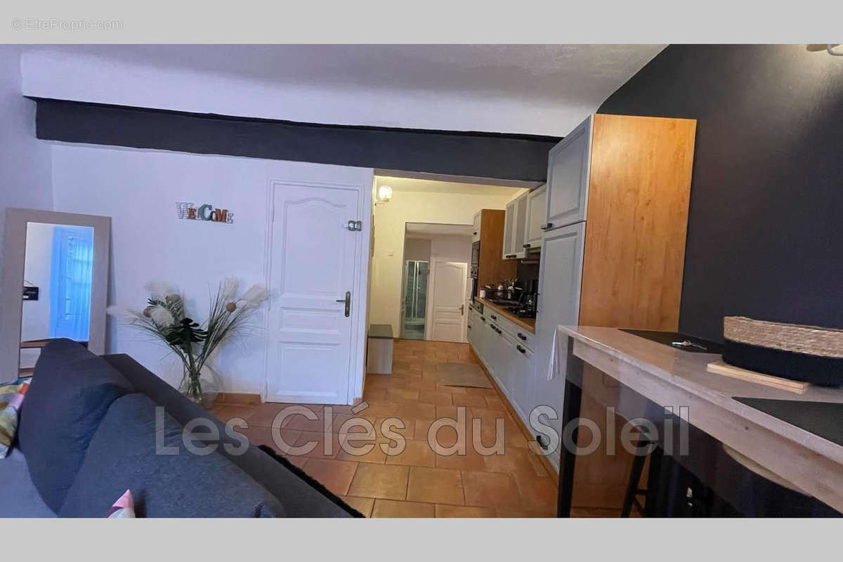 Appartement à CORRENS