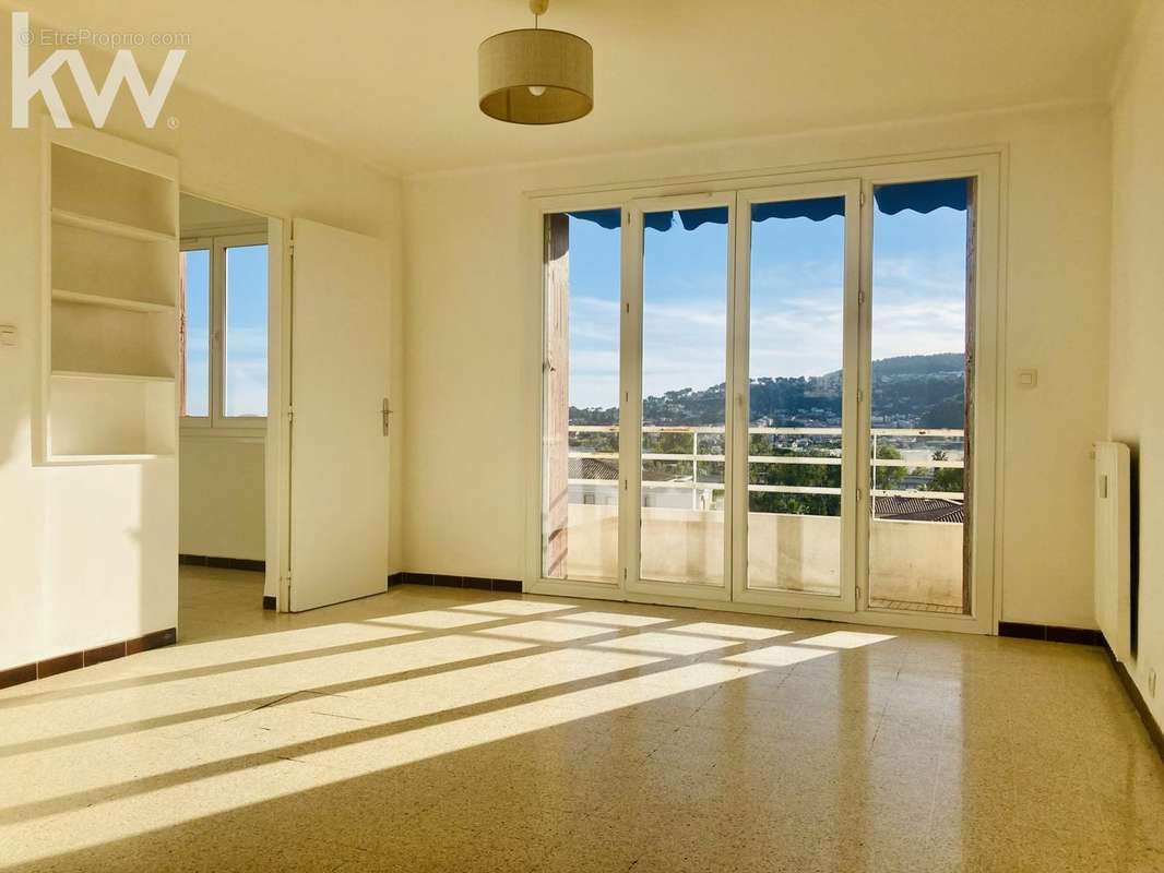 Appartement à HYERES