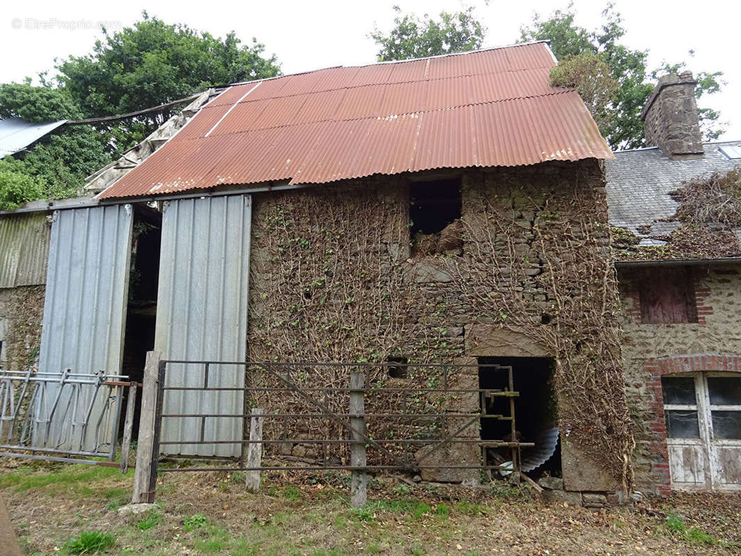 Maison à REFFUVEILLE