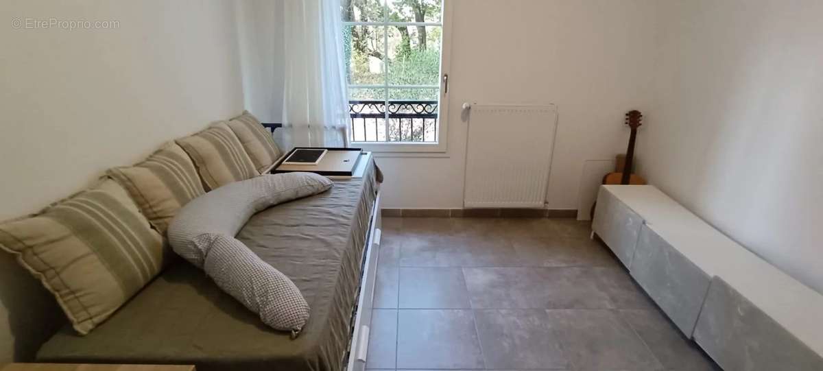 Appartement à ROQUEFORT-LES-PINS