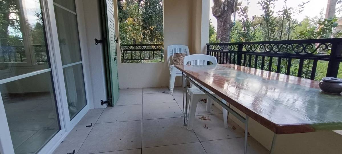 Appartement à ROQUEFORT-LES-PINS