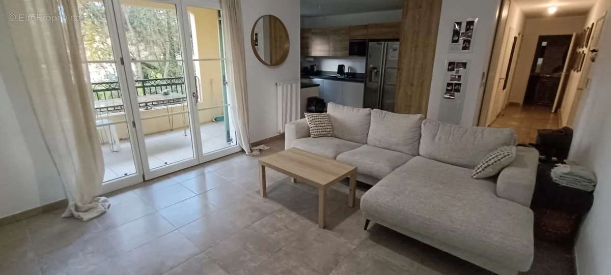 Appartement à ROQUEFORT-LES-PINS