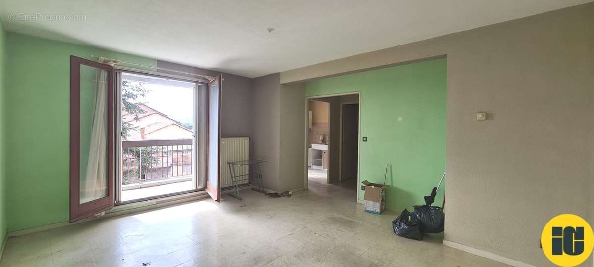 Appartement à BOURG-DE-PEAGE