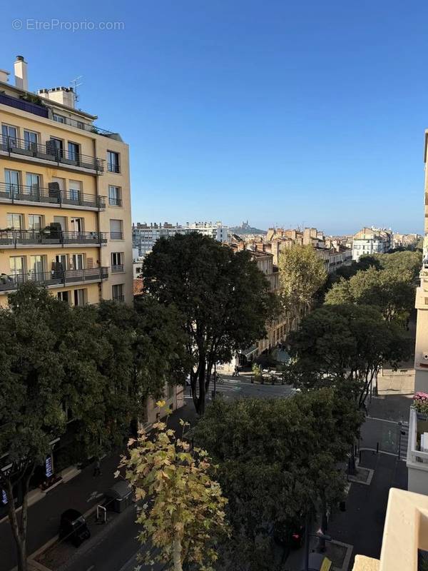 Appartement à MARSEILLE-4E