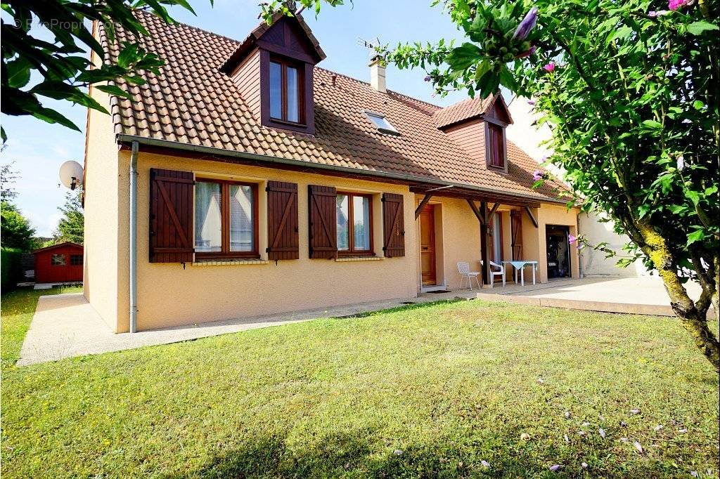 Maison à MEZIERES-SUR-SEINE