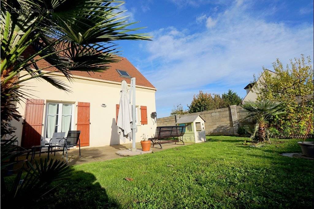 Maison à MEZIERES-SUR-SEINE