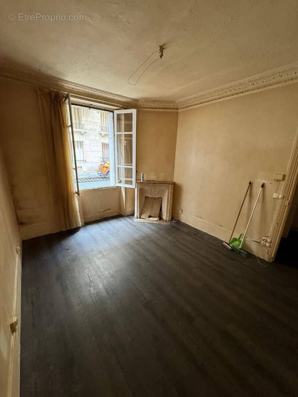 Appartement à PARIS-20E