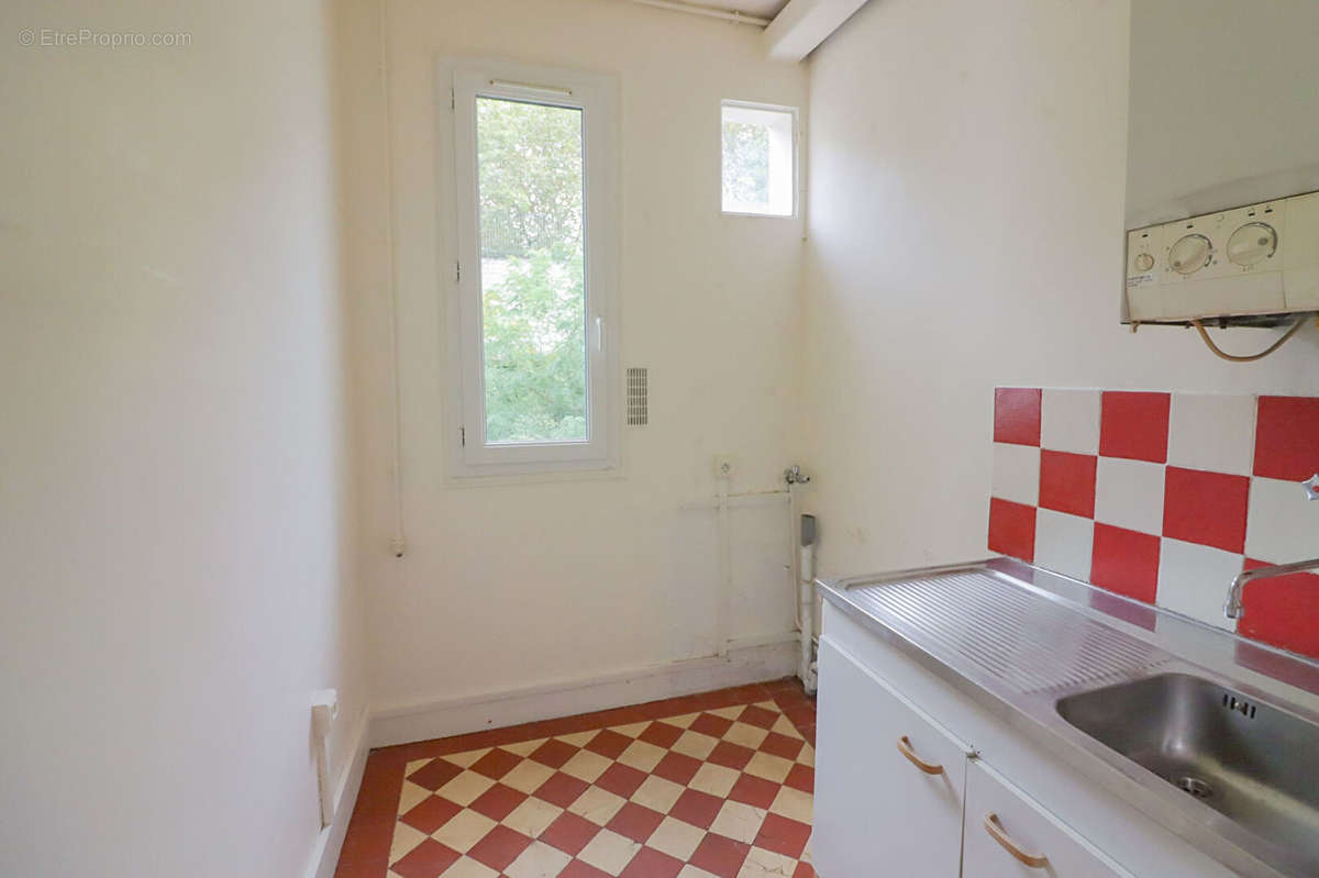 Appartement à PARIS-20E