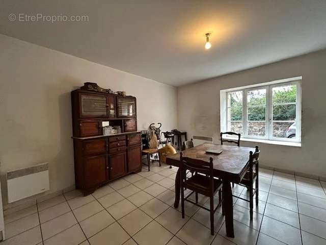 Appartement à VAUX-EN-BEAUJOLAIS