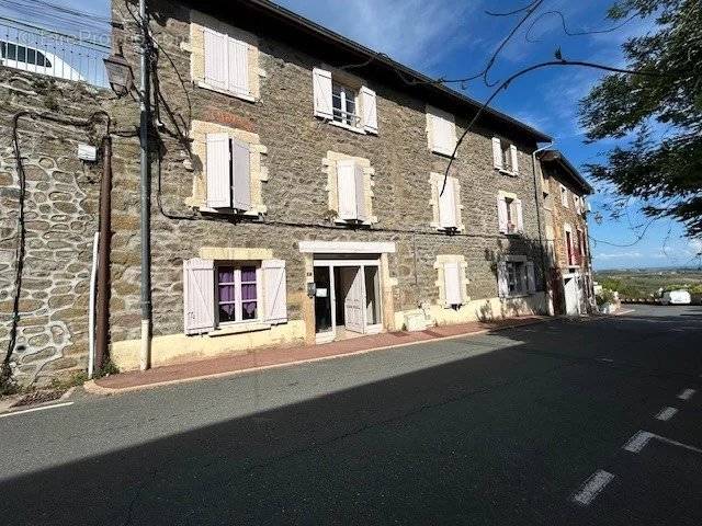 Appartement à VAUX-EN-BEAUJOLAIS