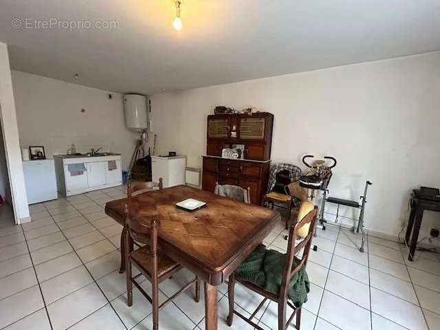 Appartement à VAUX-EN-BEAUJOLAIS