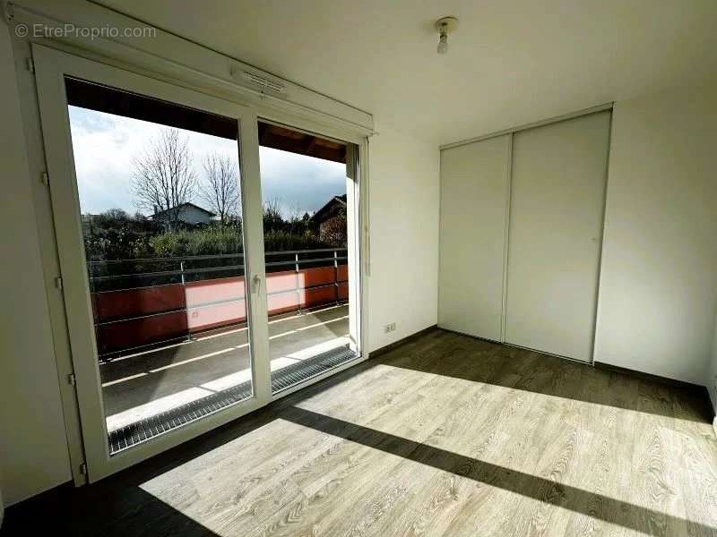 Appartement à CRUSEILLES