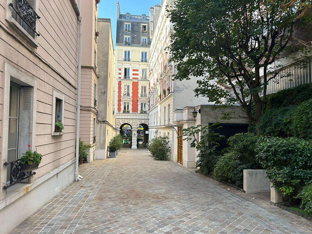 Appartement à PARIS-18E