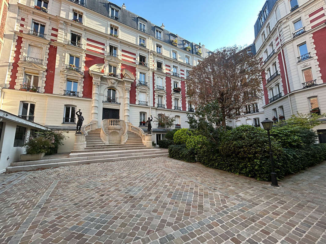 Appartement à PARIS-18E