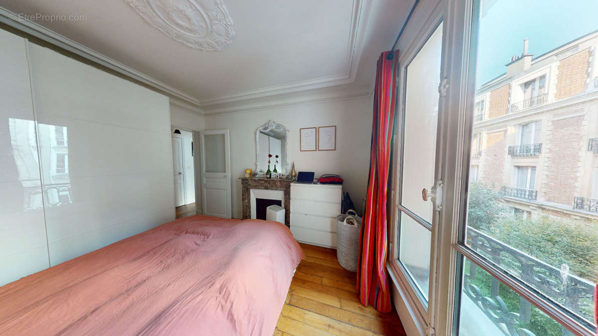 Appartement à PARIS-18E