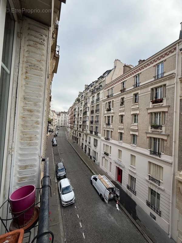 Appartement à PARIS-18E