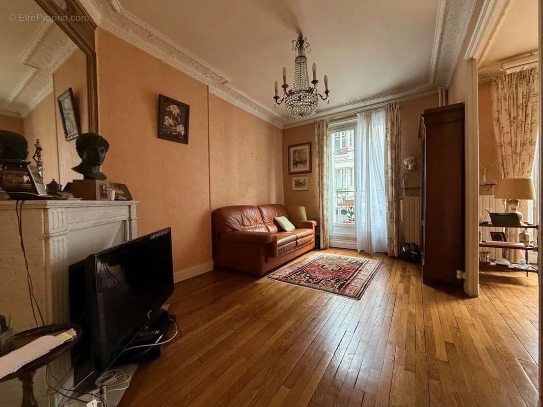 Appartement à PARIS-18E