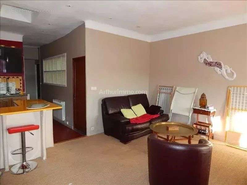 Appartement à SALERNES