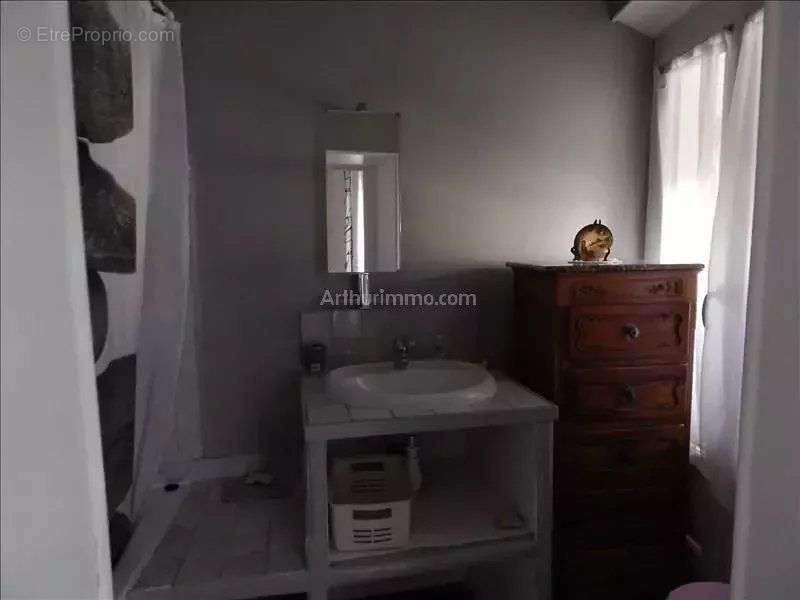 Appartement à SALERNES