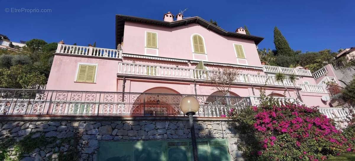 Appartement à MENTON