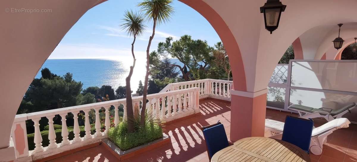 Appartement à MENTON