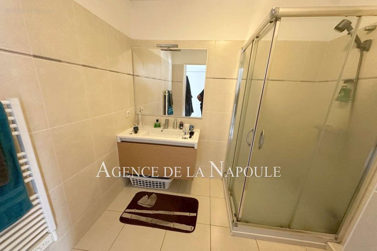 Appartement à MANDELIEU-LA-NAPOULE