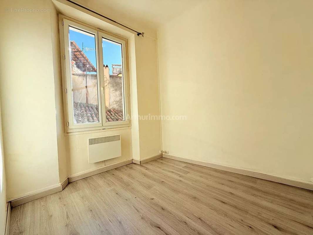 Appartement à POURRIERES